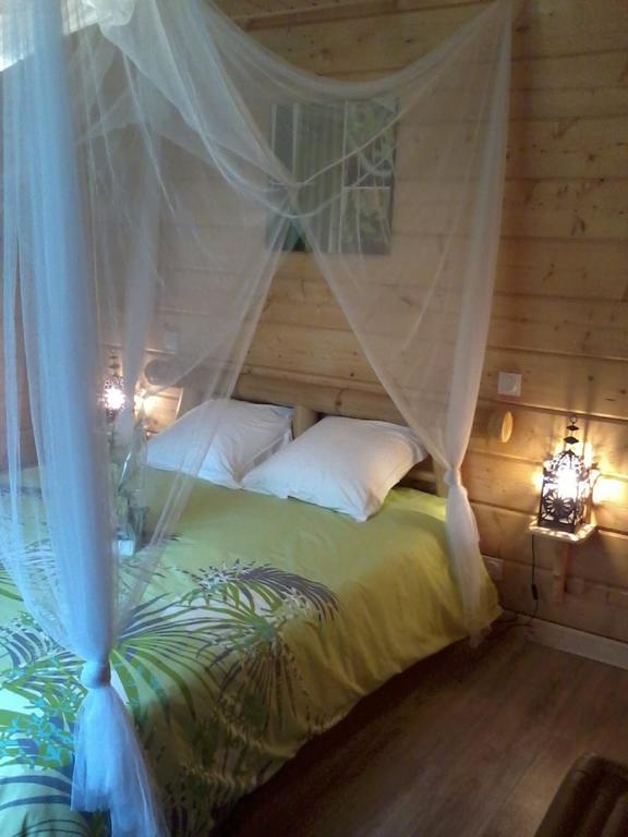 Le Chalet Des 4 Saisons Bed & Breakfast Mers-sur-Indre Room photo