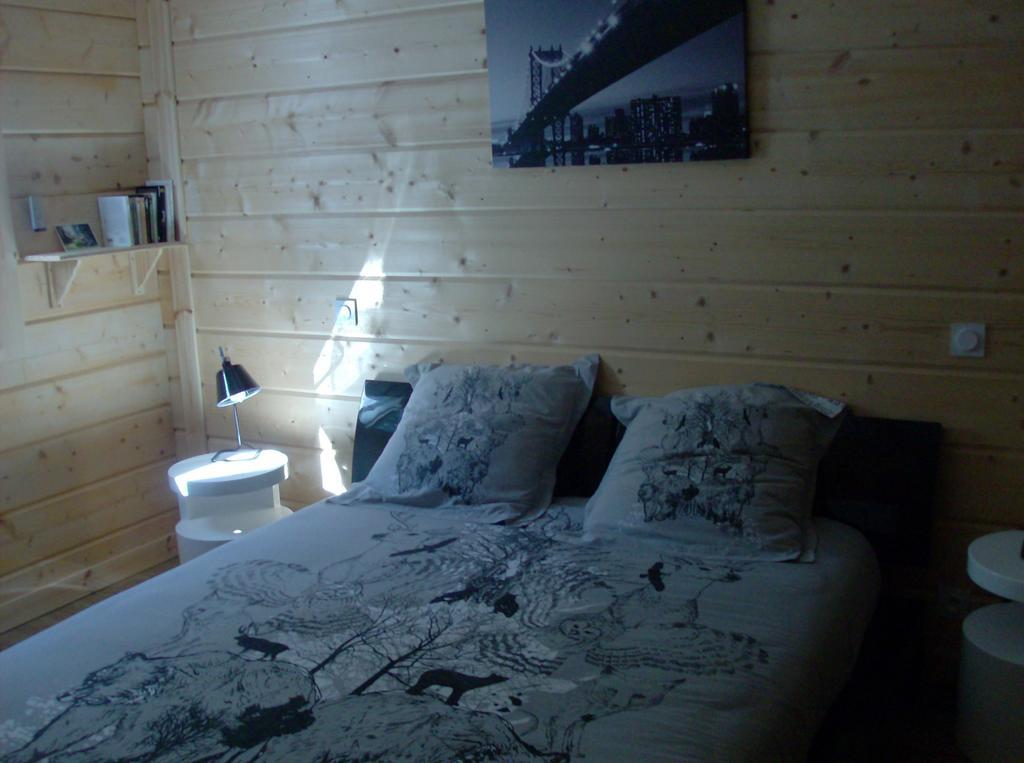 Le Chalet Des 4 Saisons Bed & Breakfast Mers-sur-Indre Room photo